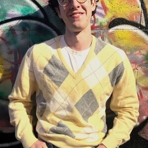 Pringle Pure Cashmere yellow and gray argyle v-neck sweater